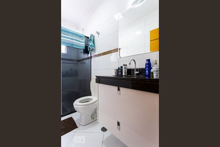 Casa à venda com 320m², 4 quartos e 4 vagas Casa à venda com 320m², 4 quartos e 4 vagasBanheiro da Suite 4