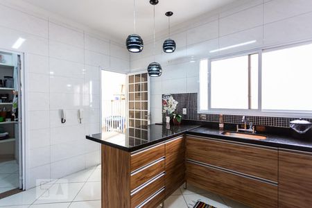 Casa à venda com 320m², 4 quartos e 4 vagas Casa à venda com 320m², 4 quartos e 4 vagasCozinha