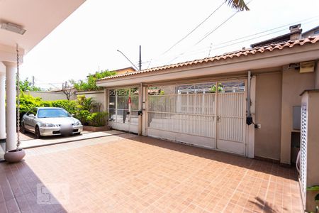 Casa à venda com 320m², 4 quartos e 4 vagas Casa à venda com 320m², 4 quartos e 4 vagasGaragem