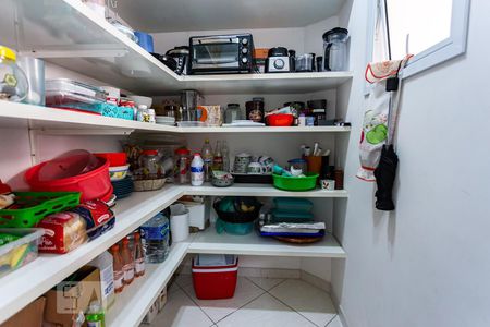 Casa à venda com 320m², 4 quartos e 4 vagas Casa à venda com 320m², 4 quartos e 4 vagasDispensa