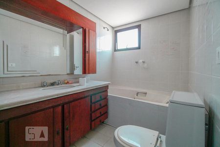 Apartamento para alugar com 600m², 4 quartos e 3 vagas Apartamento para alugar com 600m², 4 quartos e 3 vagasBanheiro do quarto 2