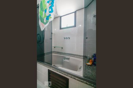 Apartamento para alugar com 600m², 4 quartos e 3 vagas Apartamento para alugar com 600m², 4 quartos e 3 vagasBanheiro do quarto 1