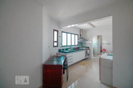 Apartamento para alugar com 600m², 4 quartos e 3 vagas Apartamento para alugar com 600m², 4 quartos e 3 vagasCozinha