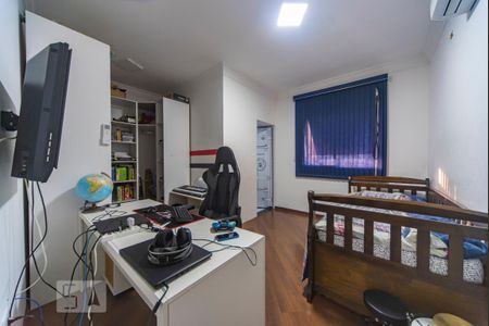 Casa à venda com 517m², 3 quartos e 12 vagasQuarto 2