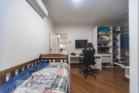 Casa à venda com 517m², 3 quartos e 12 vagasQuarto 2