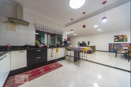 Casa à venda com 517m², 3 quartos e 12 vagasCozinha 