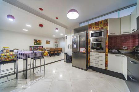Casa à venda com 517m², 3 quartos e 12 vagasCozinha 