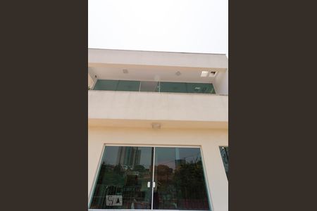 Casa à venda com 200m², 6 quartos e 3 vagasFachada