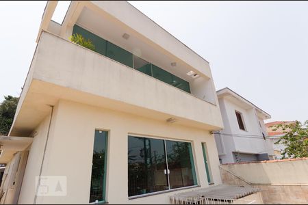 Casa à venda com 200m², 6 quartos e 3 vagasFachada