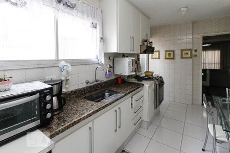 Apartamento à venda com 107m², 4 quartos e 2 vagasCozinha