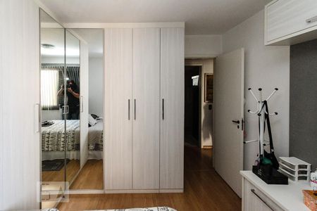 Apartamento à venda com 107m², 4 quartos e 2 vagasQuarto