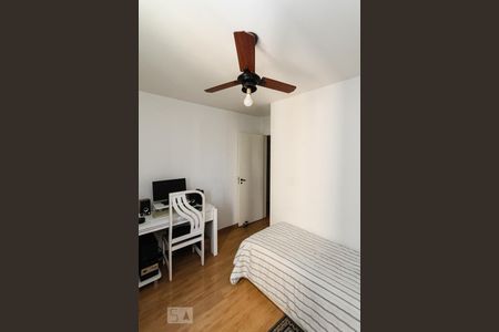 Apartamento à venda com 107m², 4 quartos e 2 vagasQuarto 02