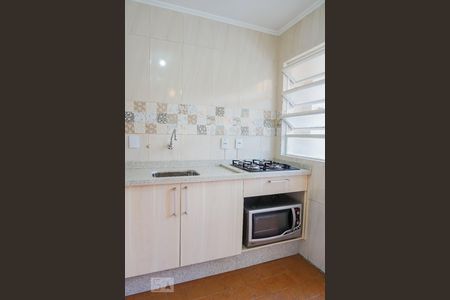 Cozinha  de apartamento à venda com 1 quarto, 60m² em Passo da Areia, Porto Alegre
