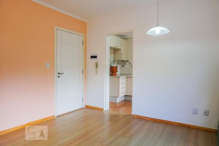 Sala  de apartamento à venda com 1 quarto, 60m² em Passo da Areia, Porto Alegre