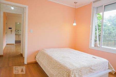 Quarto  de apartamento à venda com 1 quarto, 60m² em Passo da Areia, Porto Alegre