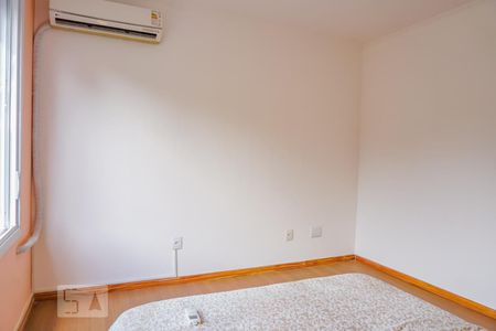 Quarto  de apartamento à venda com 1 quarto, 60m² em Passo da Areia, Porto Alegre