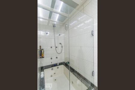 Apartamento à venda com 170m², 4 quartos e 2 vagasBanheira