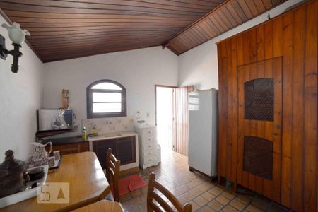 Casa para alugar com 220m², 6 quartos e 2 vagas Casa para alugar com 220m², 6 quartos e 2 vagasCozinha Casa 2
