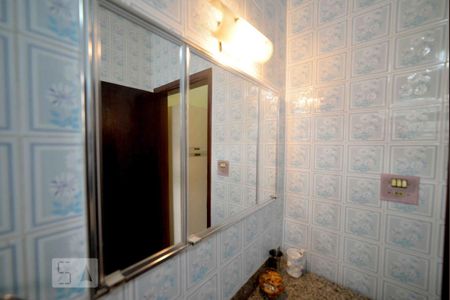 Casa para alugar com 220m², 6 quartos e 2 vagas Casa para alugar com 220m², 6 quartos e 2 vagasBanheiro Social