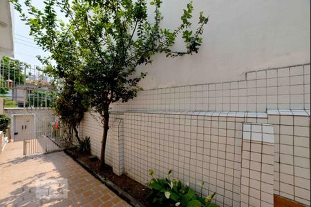 Casa para alugar com 220m², 6 quartos e 2 vagas Casa para alugar com 220m², 6 quartos e 2 vagasArea Externa