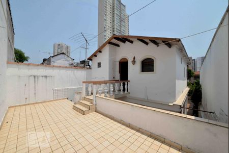 Casa para alugar com 220m², 6 quartos e 2 vagas Casa para alugar com 220m², 6 quartos e 2 vagasFundos