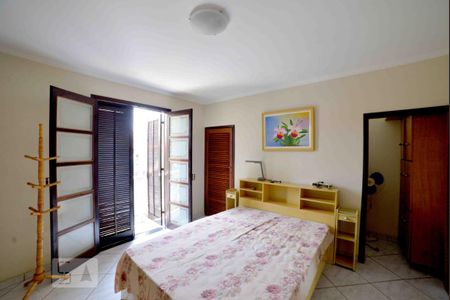 Casa para alugar com 220m², 6 quartos e 2 vagas Casa para alugar com 220m², 6 quartos e 2 vagasQuarto 2 Casa 2