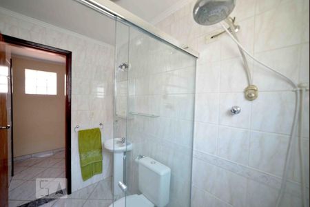 Casa para alugar com 220m², 6 quartos e 2 vagas Casa para alugar com 220m², 6 quartos e 2 vagasBanheiro Social