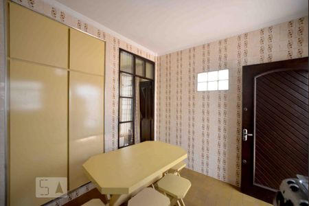 Casa para alugar com 220m², 6 quartos e 2 vagas Casa para alugar com 220m², 6 quartos e 2 vagasCozinha Casa 1