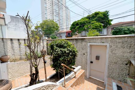 Casa para alugar com 220m², 6 quartos e 2 vagas Casa para alugar com 220m², 6 quartos e 2 vagasArea Externa