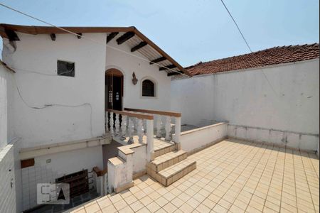 Casa para alugar com 220m², 6 quartos e 2 vagas Casa para alugar com 220m², 6 quartos e 2 vagasFundos