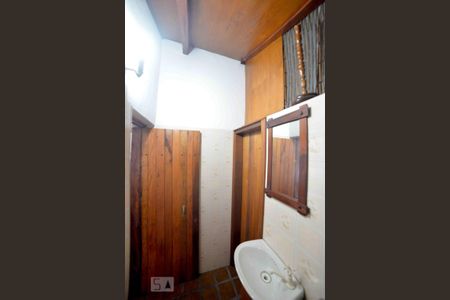 Casa para alugar com 220m², 6 quartos e 2 vagas Casa para alugar com 220m², 6 quartos e 2 vagasLavabo