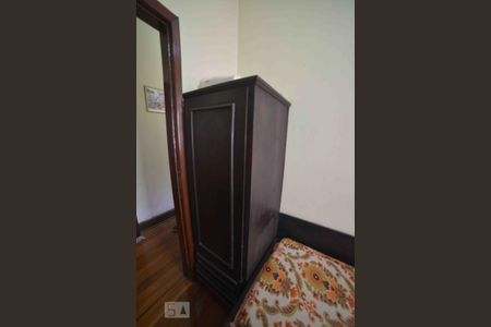 Casa para alugar com 220m², 6 quartos e 2 vagas Casa para alugar com 220m², 6 quartos e 2 vagasQuarto 3 Casa 1
