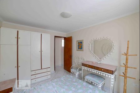Casa para alugar com 220m², 6 quartos e 2 vagas Casa para alugar com 220m², 6 quartos e 2 vagasQuarto 1 Casa 2