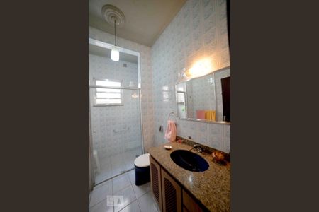 Casa para alugar com 220m², 6 quartos e 2 vagas Casa para alugar com 220m², 6 quartos e 2 vagasBanheiro Social