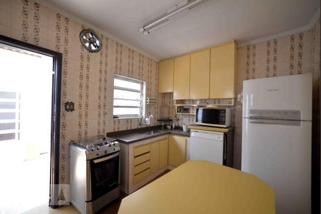 Casa para alugar com 220m², 6 quartos e 2 vagas Casa para alugar com 220m², 6 quartos e 2 vagasCozinha Casa 1