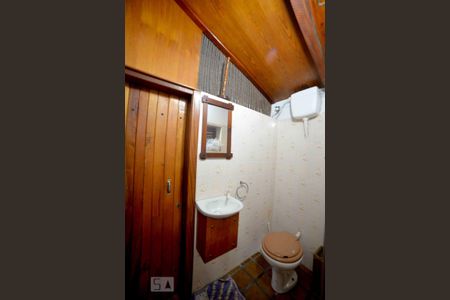 Casa para alugar com 220m², 6 quartos e 2 vagas Casa para alugar com 220m², 6 quartos e 2 vagasLavabo