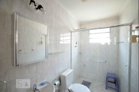 Casa para alugar com 220m², 6 quartos e 2 vagas Casa para alugar com 220m², 6 quartos e 2 vagasBanheiro Social