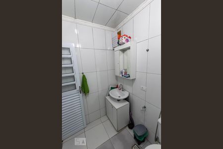 Casa à venda com 100m², 2 quartos e sem vaga2o. Andar - Banheiro