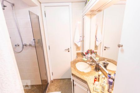 Apartamento à venda com 207m², 3 quartos e 4 vagasBanheiro da Suíte 1