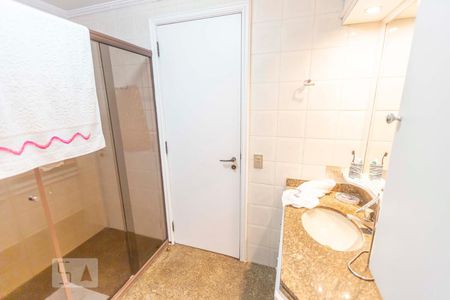 Apartamento à venda com 207m², 3 quartos e 4 vagasBanheiro da Suíte 2