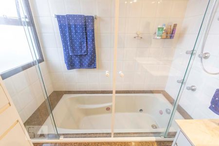 Apartamento à venda com 207m², 3 quartos e 4 vagasBanheiro da Suíte 3