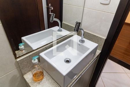 Casa à venda com 200m², 3 quartos e 3 vagasLavabo