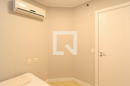 Quarto 1 de apartamento para alugar com 2 quartos, 52m² em Vila Olímpia, São Paulo