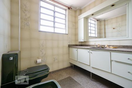 Apartamento à venda com 137m², 3 quartos e 2 vagasBanheiro suíte 03