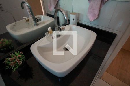 Casa à venda com 250m², 3 quartos e 3 vagasBanheiro Suíte 3