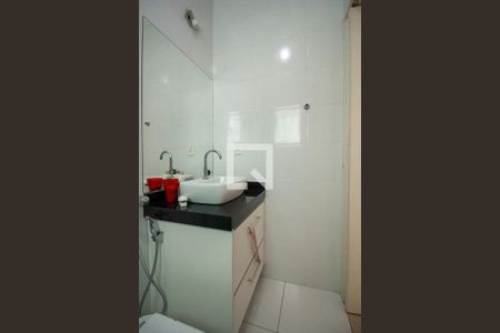 Casa à venda com 250m², 3 quartos e 3 vagasBanheiro Suíte 2