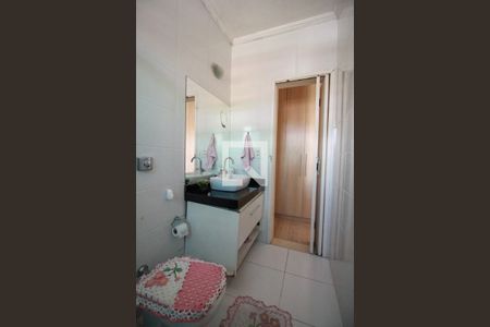 Casa à venda com 250m², 3 quartos e 3 vagasBanheiro Suíte 3