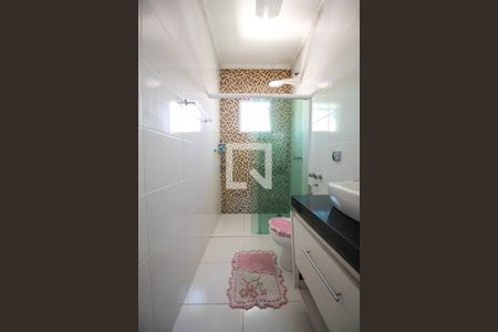 Casa à venda com 250m², 3 quartos e 3 vagasBanheiro Suíte 3