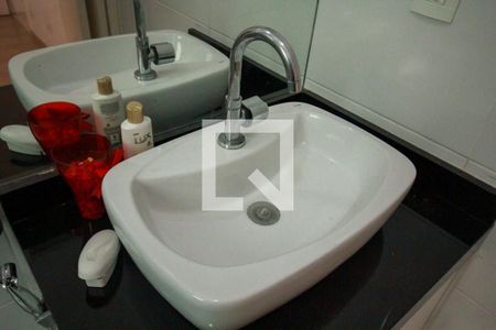 Casa à venda com 250m², 3 quartos e 3 vagasBanheiro Suíte 2