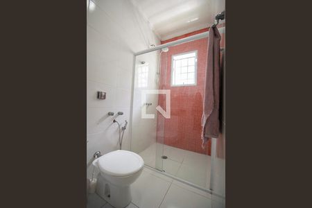 Casa à venda com 250m², 3 quartos e 3 vagasBanheiro Suíte 1